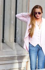 LINDSAY LOHAN Out for Lunch at Scott