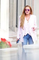 LINDSAY LOHAN Out for Lunch at Scott