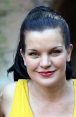 PAULEY PERRETTE at Glaza 45th Annual Beastly Ball at the Los Angeles Zoo