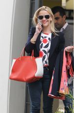 REESE WITHERSPOON Leaves Her Office in Beverly Hills 06/10/2015