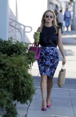 REESE WITHERSPOON Out and About in Los Angeles 06/24/2015