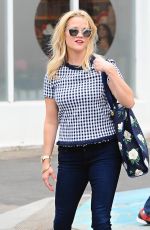 REESE WITHERSPOON Out Shopping in Santa Monica 06/09/2015
