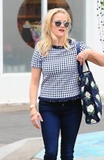 REESE WITHERSPOON Out Shopping in Santa Monica 06/09/2015