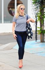 REESE WITHERSPOON Out Shopping in Santa Monica 06/09/2015