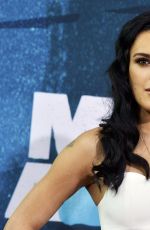 RUMER WILLIS at 2015 CMT Music Awards in Nashville