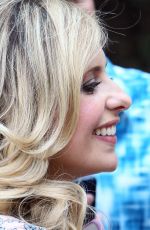 SARAH MICHELLE GELLAR At Glaza 45th Annual Beastly Ball at the Los Angeles Zoo