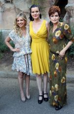 SARAH MICHELLE GELLAR At Glaza 45th Annual Beastly Ball at the Los Angeles Zoo