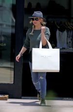 SARAH MICHELLE GELLAR Out Shopping in Brentwood 06/01/2015