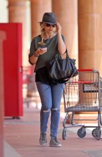 SARAH MICHELLE GELLAR Out Shopping in Brentwood 06/01/2015