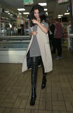 SELENA GOMEZ at 7-Eleven in Los Angeles 06/25/2015