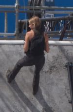 SHAILENE WOODLEY on the Set of Allegiant: Part 1 in Lindale 06/22/2015