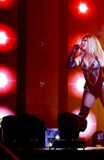 SHANIA TWAIN - Rock This Country 2015 Tour