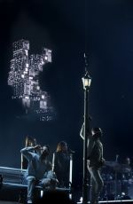TAYLOR SWIFT at 1989 World Tour in Louisville