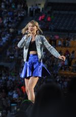 TAYLOR SWIFT at 1989 World Tour in Pittsburgh