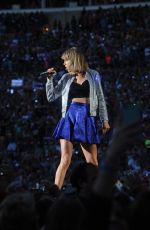 TAYLOR SWIFT at 1989 World Tour in Pittsburgh