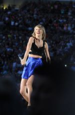 TAYLOR SWIFT at 1989 World Tour in Pittsburgh