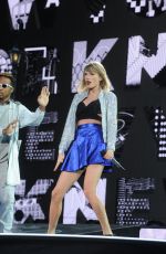 TAYLOR SWIFT at 1989 World Tour in Pittsburgh
