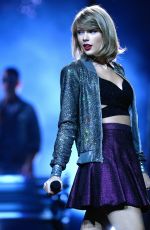 TAYLOR SWIFT Performs at 1989 World Tour in Cologne