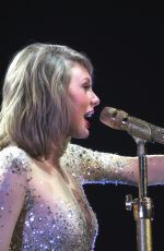 TAYLOR SWIFT Performs at 1989 World Tour in Glasgow