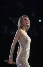 TAYLOR SWIFT Performs at 1989 World Tour in Glasgow