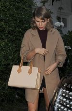 TAYLOR SWIFT Visits a Friend in London 06/27/2015