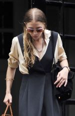 ASHLEY OLSEN Leaves Her House in New York 07/30/2015