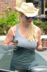 BRITEY SPEARS Leaves Corner Bakery Cafe in Thousand Oaks 07/09/2015