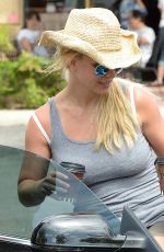 BRITEY SPEARS Leaves Corner Bakery Cafe in Thousand Oaks 07/09/2015