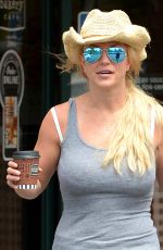 BRITEY SPEARS Leaves Corner Bakery Cafe in Thousand Oaks 07/09/2015