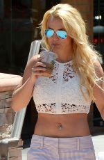 BRITNEY SPEARS Leaves Sogno Boutique in Thousand Oaks 07/17/2015