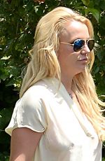 BRITNEY SPEARS Out and About in Los Angeles 07/02/2015