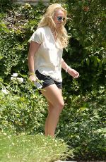 BRITNEY SPEARS Out and About in Los Angeles 07/02/2015