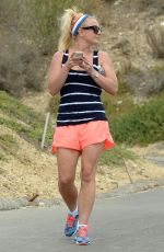 BRITNEY SPEARS Out and About in Thousand Oaks 07/10/2015