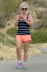 BRITNEY SPEARS Out and About in Thousand Oaks 07/10/2015