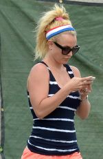 BRITNEY SPEARS Out and About in Thousand Oaks 07/10/2015