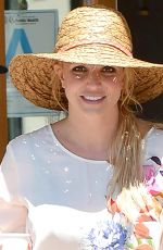 BRITNEY SPEARS Out in Calabasas 07/03/2015