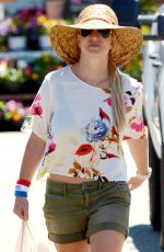 BRITNEY SPEARS Out in Calabasas 07/03/2015