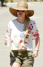 BRITNEY SPEARS Out in Calabasas 07/03/2015