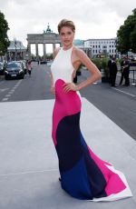 DOUTZEN KROES at Mercedes-benz Press Vernissage in Berlin