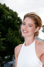 DOUTZEN KROES at Mercedes-benz Press Vernissage in Berlin