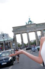 DOUTZEN KROES at Mercedes-benz Press Vernissage in Berlin