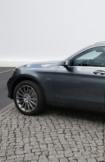 DOUTZEN KROES at Mercedes-benz Press Vernissage in Berlin