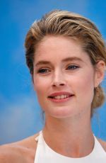 DOUTZEN KROES at Mercedes-benz Press Vernissage in Berlin