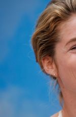 DOUTZEN KROES at Mercedes-benz Press Vernissage in Berlin