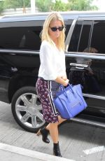 GWYNETH PALTROW Arrives at LAX Airport in Los Angeles 07/20/2015
