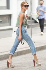 HAILEY and IRELAND BALDWIN Out Shopping in New York 07/28/2015