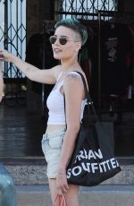 HLSEY Out Shopping in Los Angeles 07/23/2015