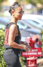 JADA PINKETT SMITH at Sunlife Organic in Calabasas 07/14/2015