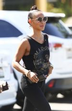 JADA PINKETT SMITH at Sunlife Organic in Calabasas 07/14/2015