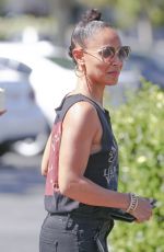 JADA PINKETT SMITH at Sunlife Organic in Calabasas 07/14/2015